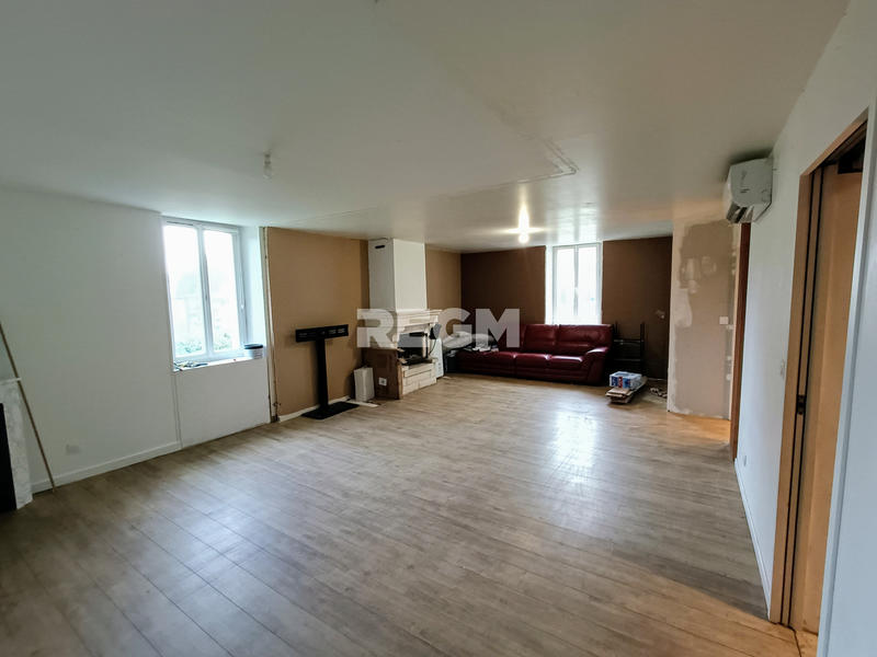 Maison - 187 m² - 12 pièces