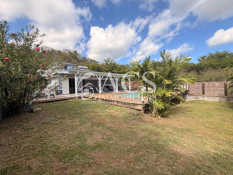 Maison - 102 m² - 4 pièces