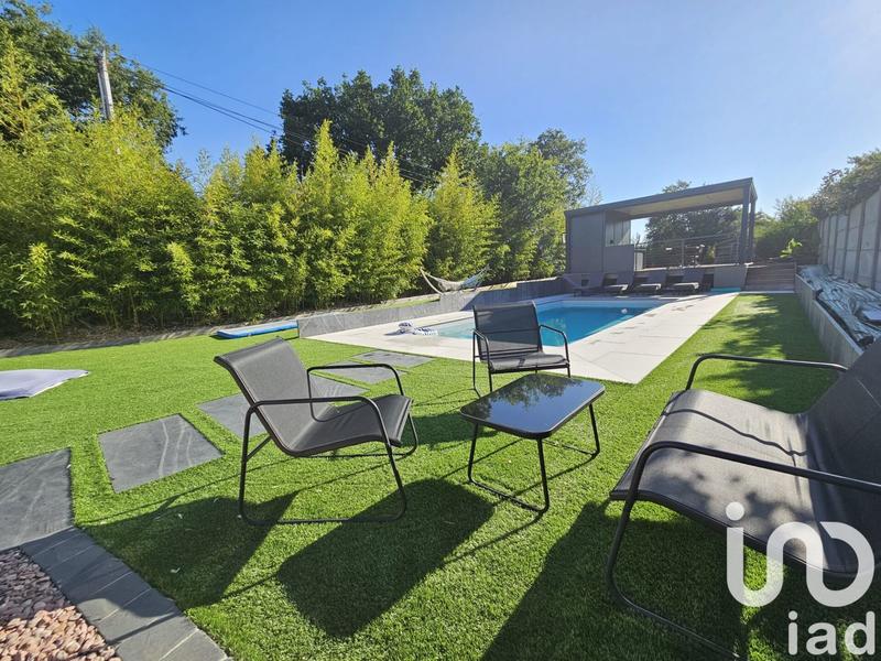 Maison - 196 m² - 7 pièces