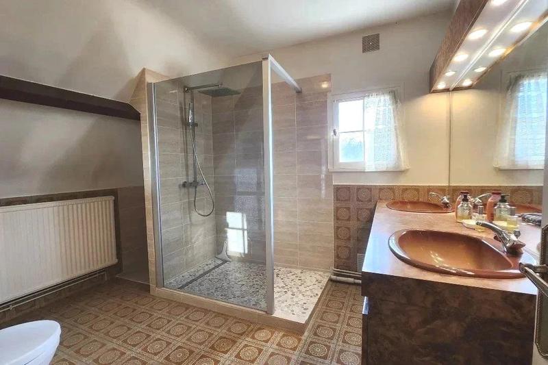 Maison - 177 m² - 7 pièces