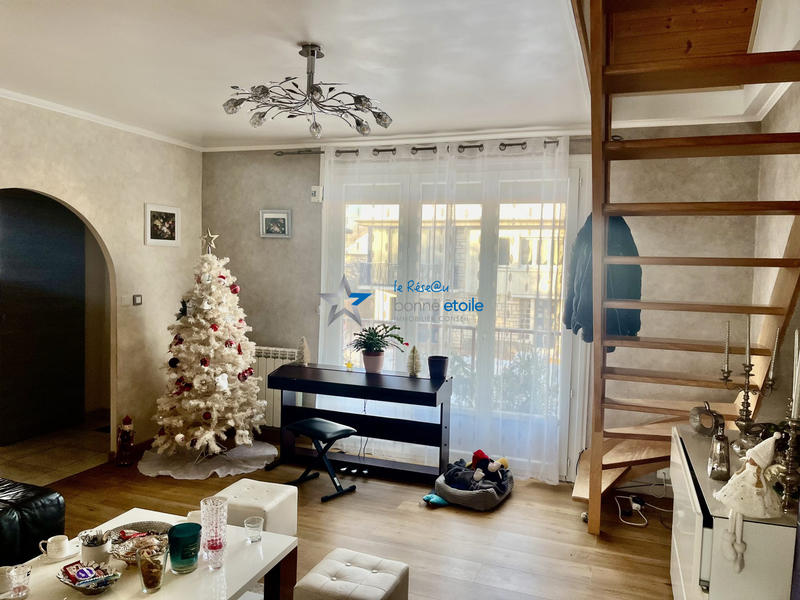 Maison - 90 m² - 5 pièces