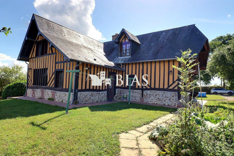 Maison traditionnelle - 150 m² - 6 pièces