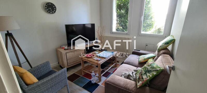 Maison - 237 m² - 8 pièces