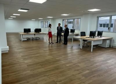 Local commercial - 1 323 m²