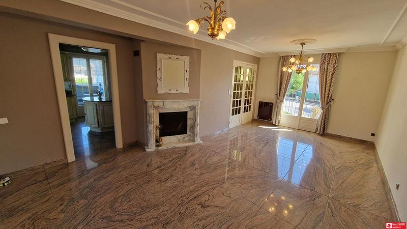 Maison traditionnelle - 164 m² - 5 pièces