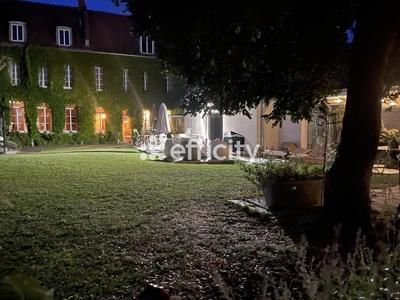 Maison de ville - 267 m² - 8 pièces