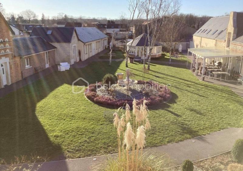 Maison - 689 m² - 30 pièces