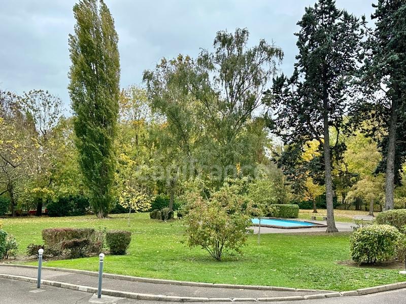 Appartement bourgeois - 103 m² - 5 pièces