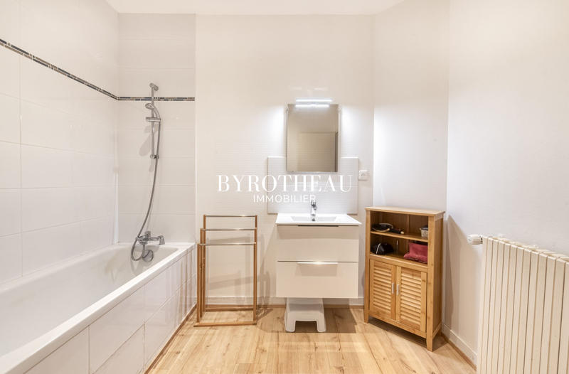 Maison - 200 m² - 8 pièces