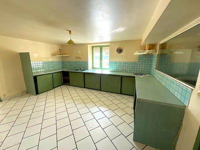 Maison - 260 m² - 7 pièces