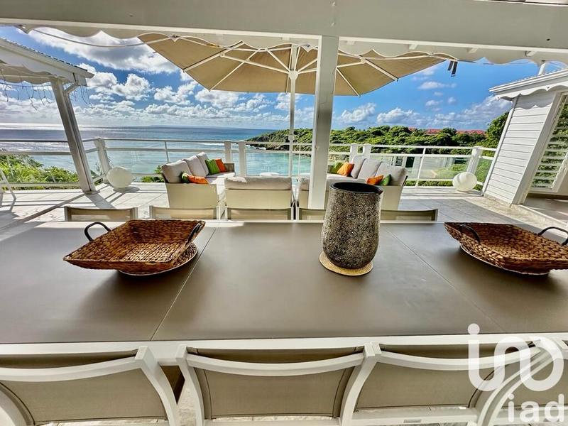 Maison - 250 m² - 8 pièces