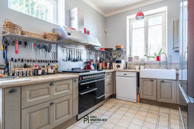 Maison de maîtres - 303 m² - 9 pièces