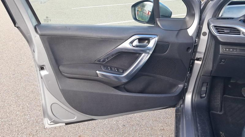 Peugeot 2008 1.2 PureTech 110 Eat6 Allure - Automatique