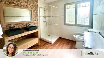 Maison - 235 m² - 8 pièces