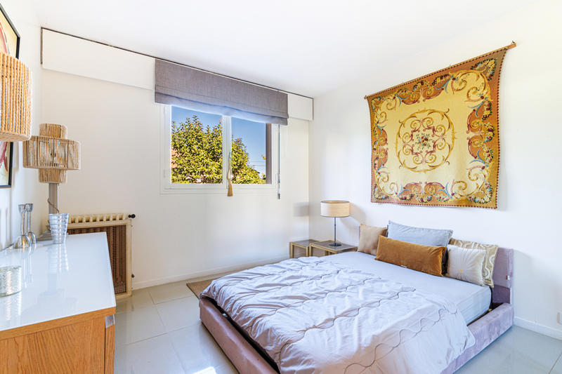 Maison - 220 m² - 7 pièces