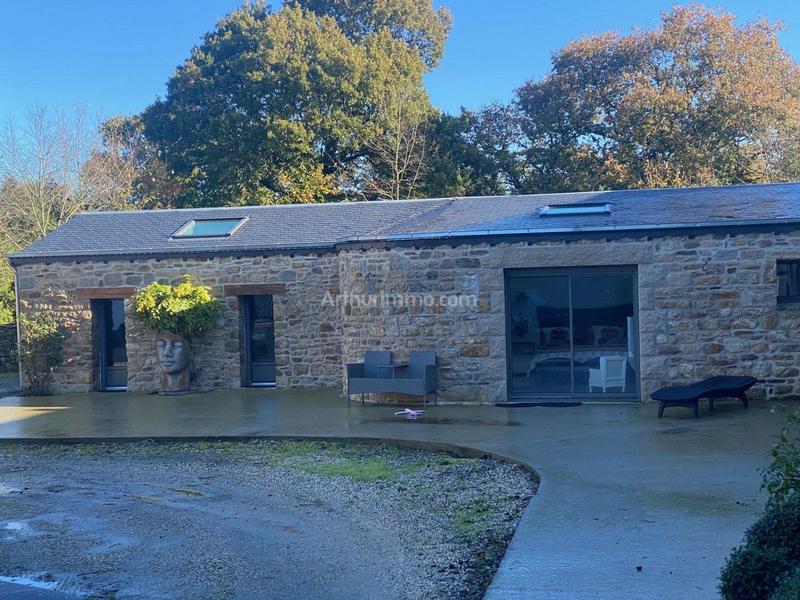 Maison - 330 m² - 10 pièces