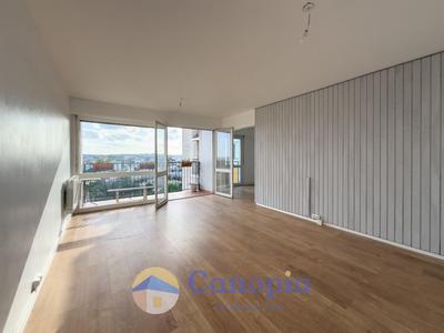 Appartement - 90 m² - 5 pièces