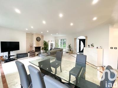 Maison - 195 m² - 7 pièces