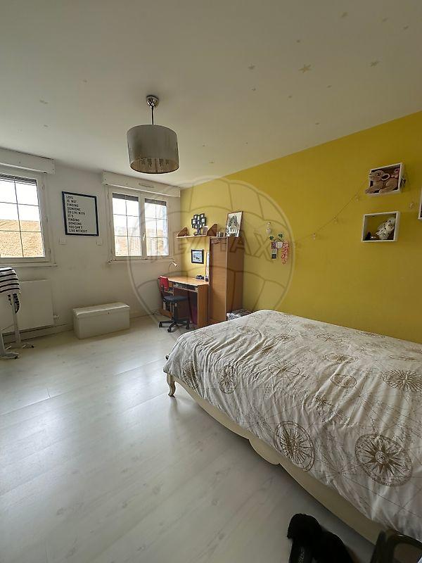 Maison - 174 m² - 6 pièces