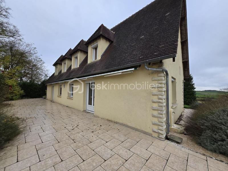 Demeure - 216 m² - 6 pièces