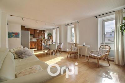 Appartement - 80 m² - 4 pièces