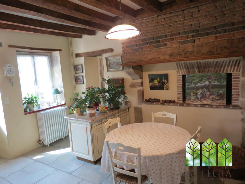 Maison traditionnelle - 422 m² - 14 pièces