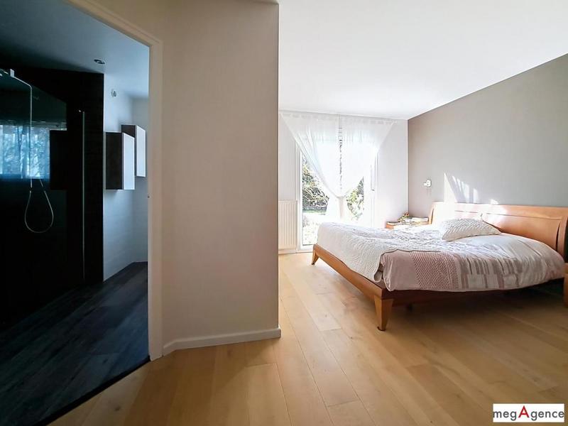 Maison - 200 m² - 8 pièces