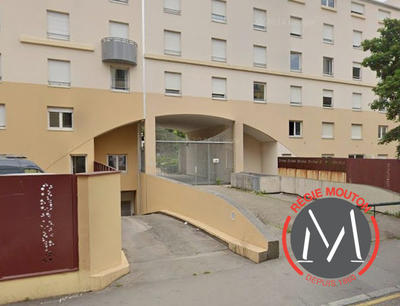 Parking / Garage - 8 m²