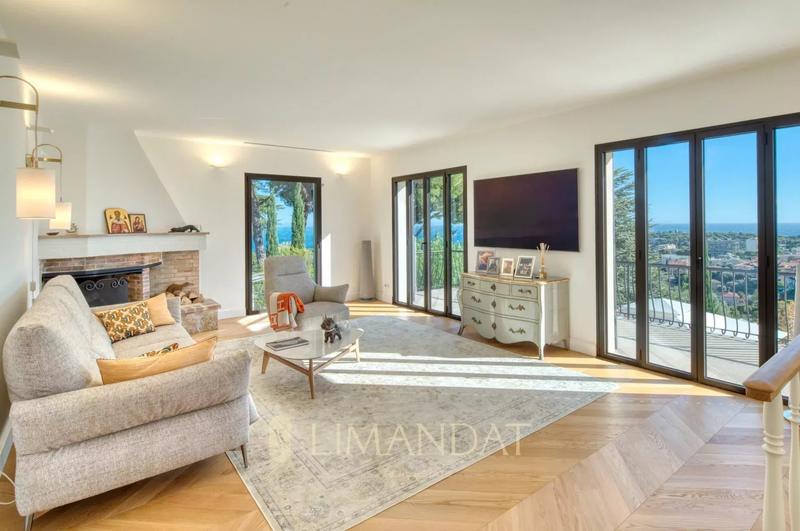 Villa - 270 m² - 8 pièces