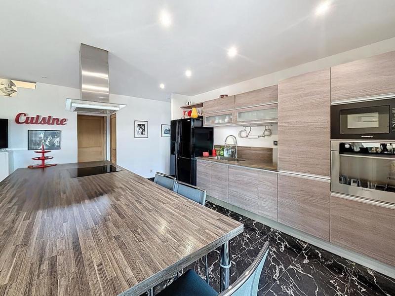 Villa - 196 m² - 4 pièces