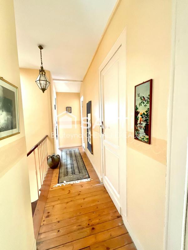 Maison - 190 m² - 8 pièces