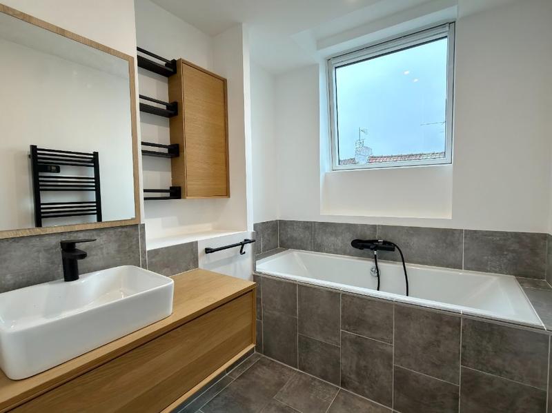 Maison bourgeoise - 201 m² - 6 pièces