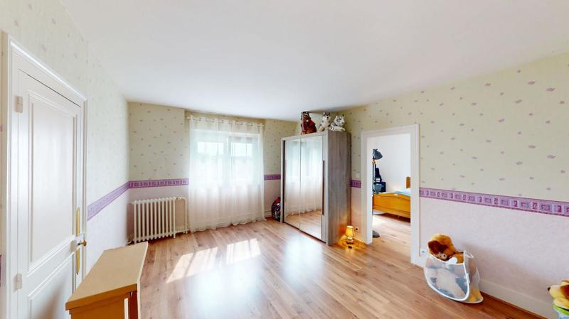 Maison - 222 m² - 9 pièces