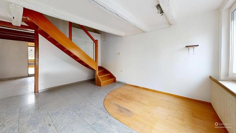 Maison traditionnelle - 224 m² - 7 pièces