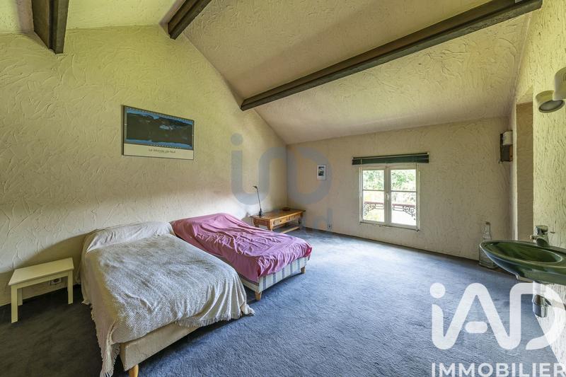 Maison - 257 m² - 8 pièces