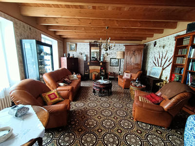 Maison - 207 m² - 7 pièces