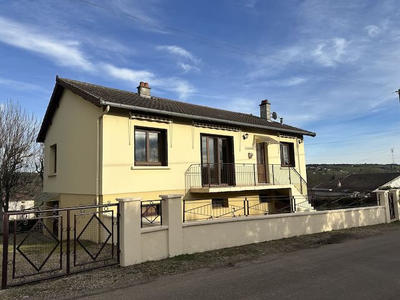 Maison - 90 m² - 5 pièces