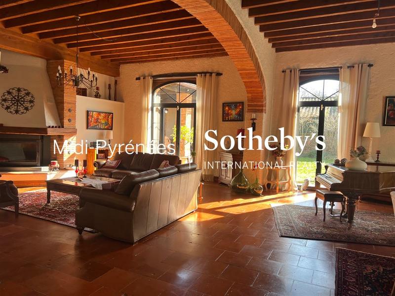 Maison - 498 m² - 14 pièces