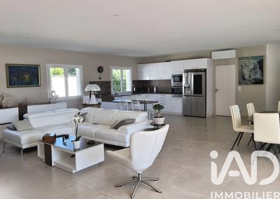 Maison - 140 m² - 6 pièces