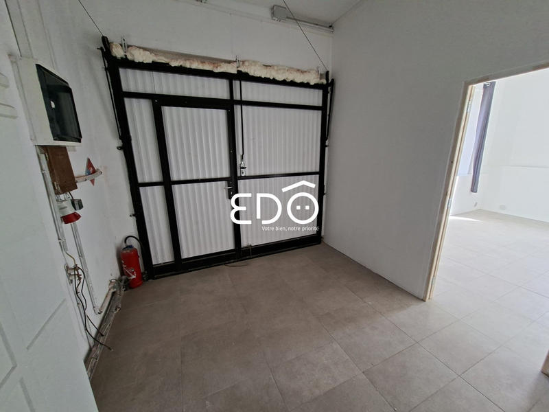 Local d'activités - 120 m²