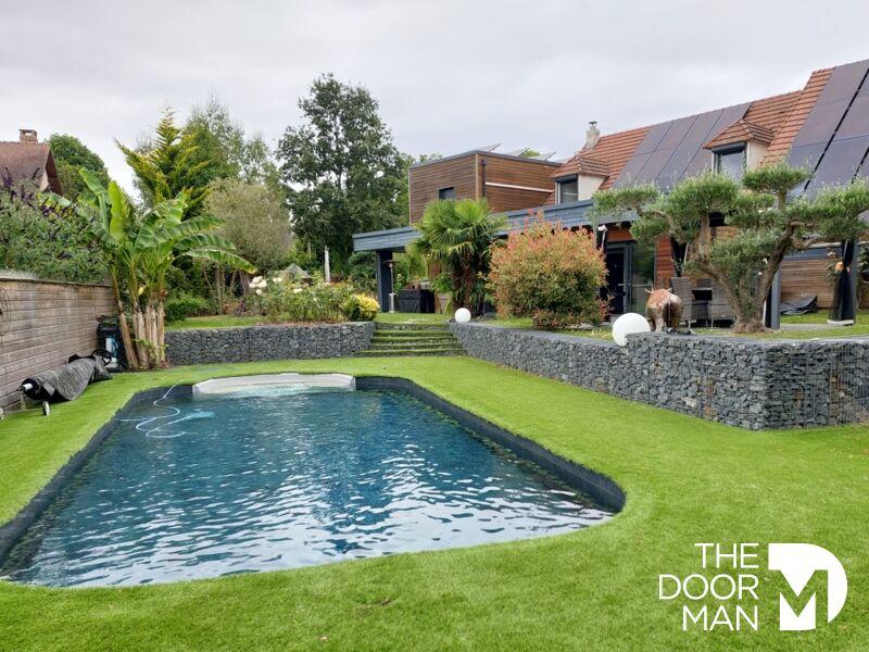 Maison - 330 m² - 11 pièces