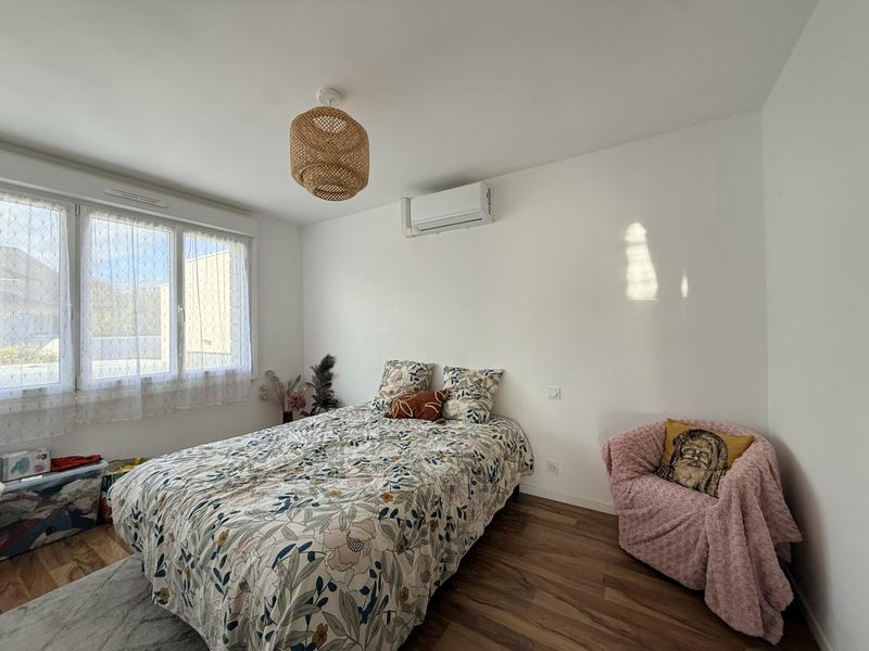 Maison traditionnelle - 166 m² - 9 pièces