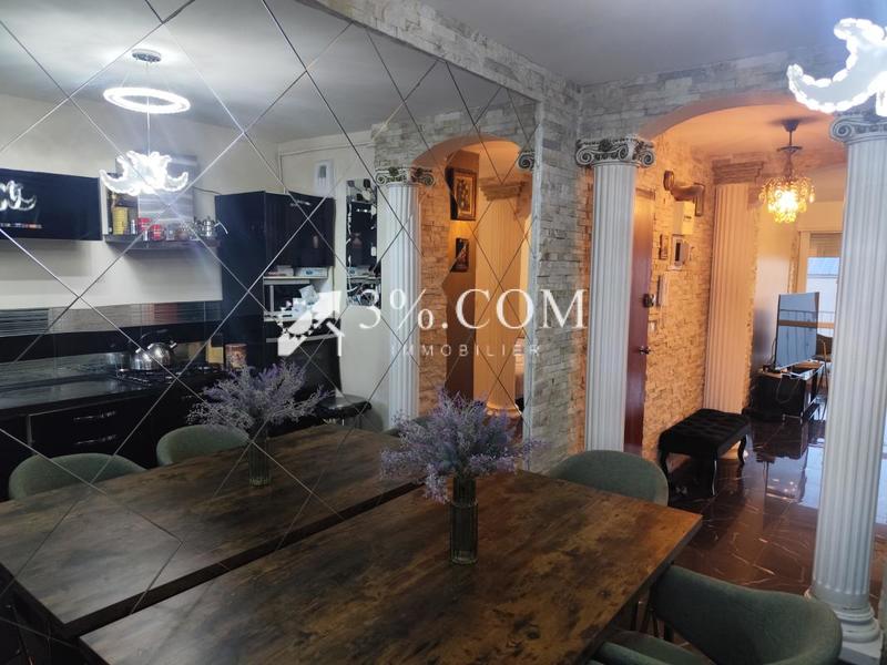 Appartement - 80 m² - 5 pièces