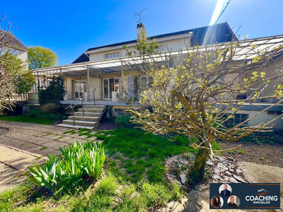 Maison - 210 m² - 10 pièces