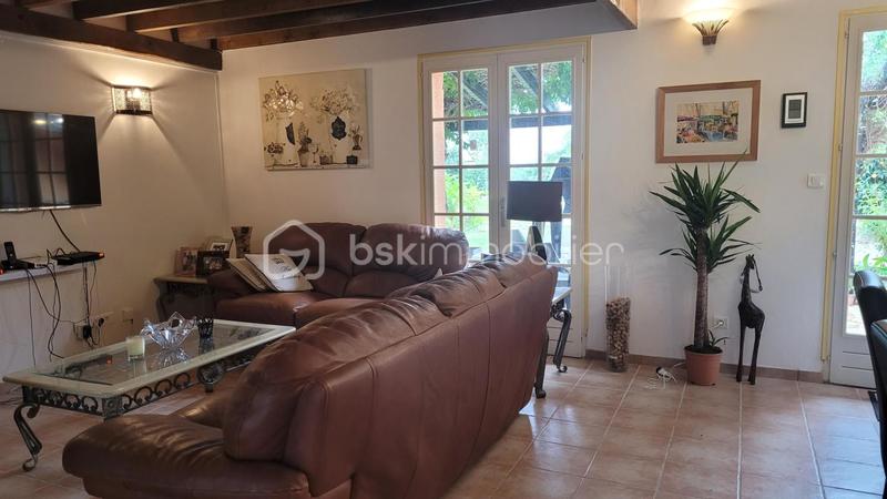 Maison traditionnelle - 262 m² - 9 pièces