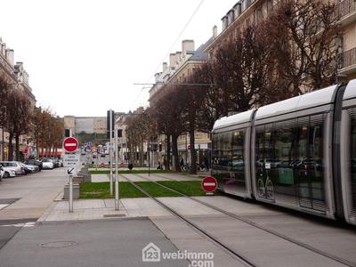 Loft - 203 m² - 8 pièces