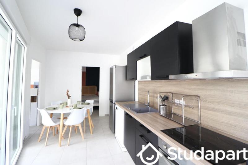 Chambre - 11 m² - 1 pièce