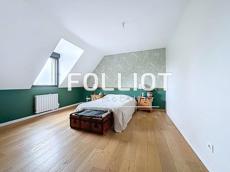 Maison - 220 m² - 6 pièces