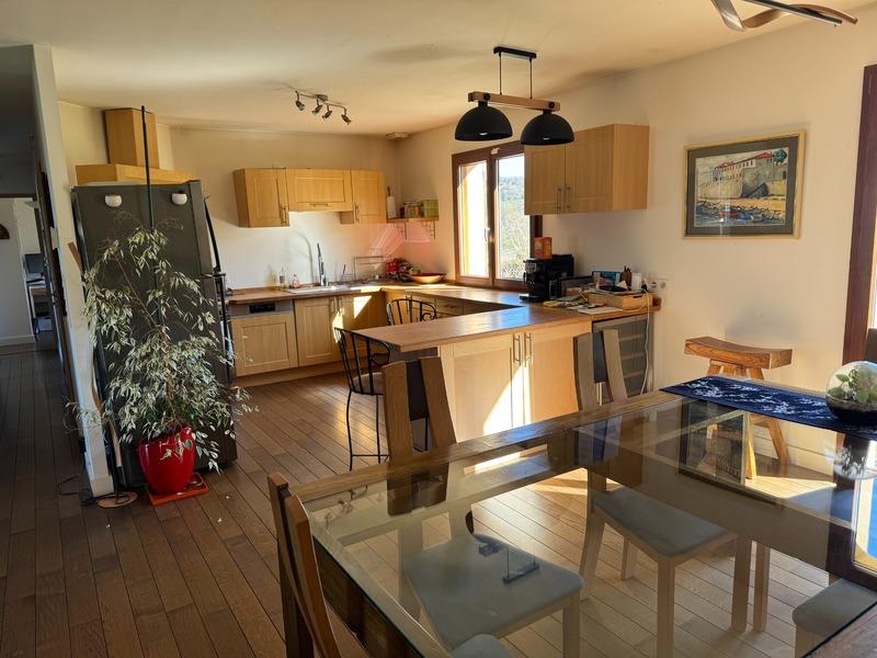 Maison - 200 m² - 7 pièces