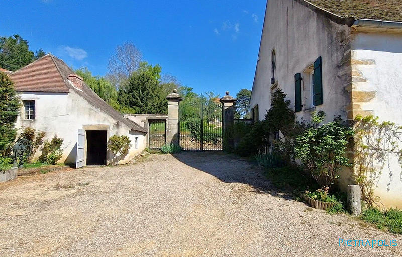 Maison - 263 m² - 9 pièces